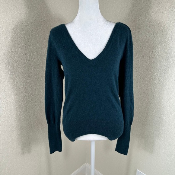 Club Monaco Sweaters - Club Monaco Cashmere Sweater Women Small Green V-Neck Minimalist Preppy Academia